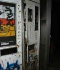 纪实72小时 秋田深冬的自动售货机前 ドキュメント72時間 秋田・真冬の自販機の前で            (2015)