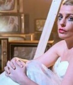 错乱人生 Out of Her Mind            (2020)